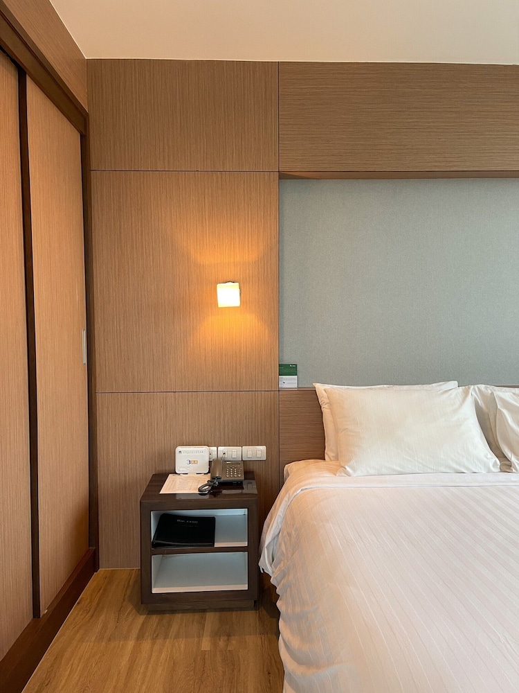 Deluxe Room - Photo 8