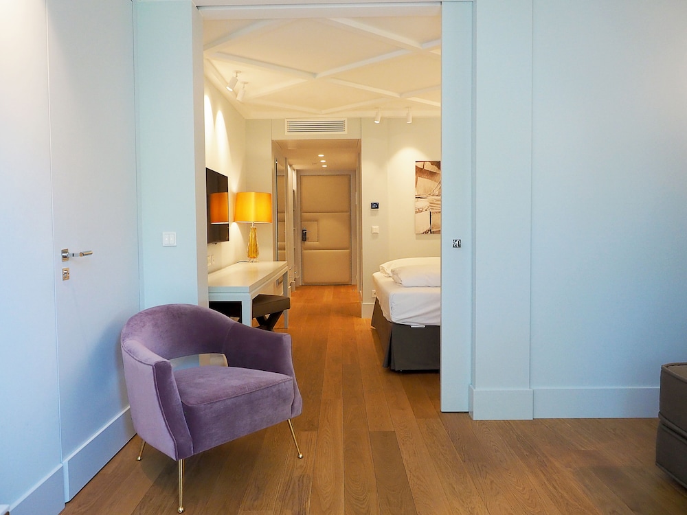 Hotel Augustin - Photo 49