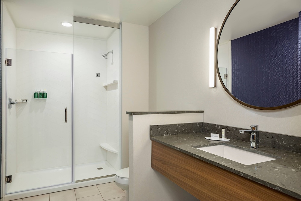 Suite, Multiple Beds photo 3
