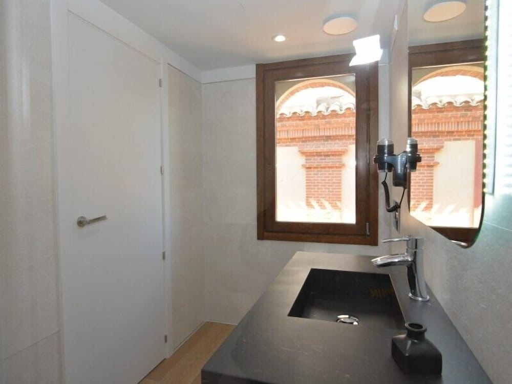 Superior Double Room - Photo 9