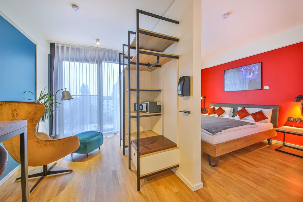 Deluxe Apartment, City View photo 3