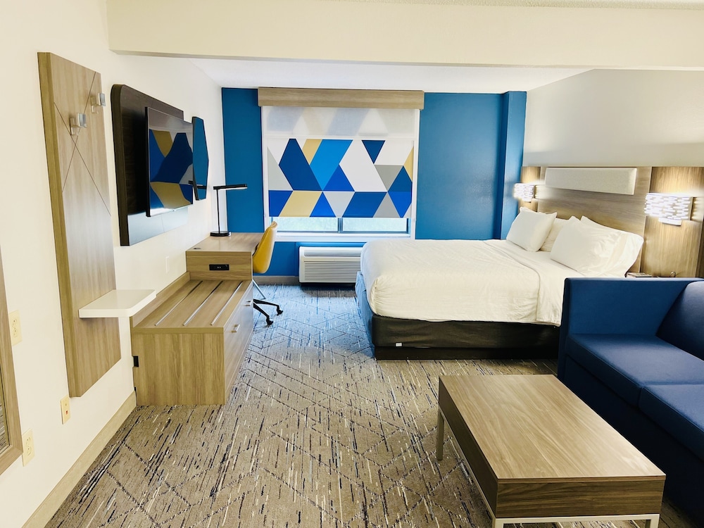 Standard Room, 1 King Bed - Photo 8