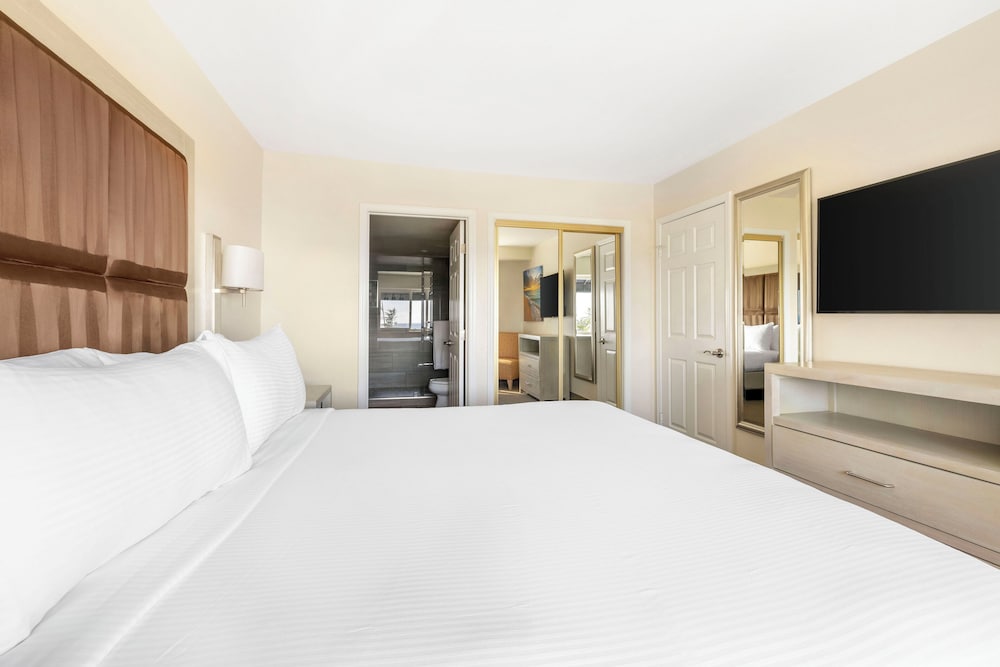 1 Bedroom 2 Bath Ocean View King Suite Balcony photo 1