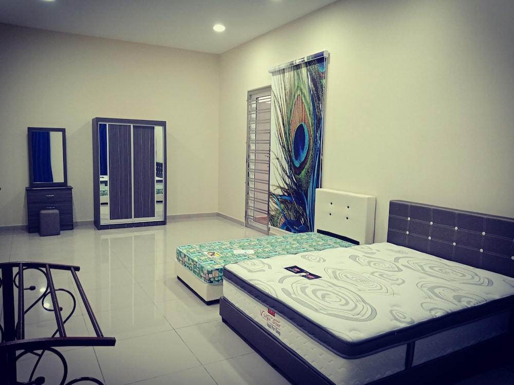 Family Room, Multiple Beds photo 1