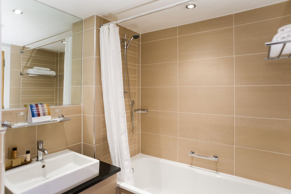 Deluxe Double Room - Photo 11