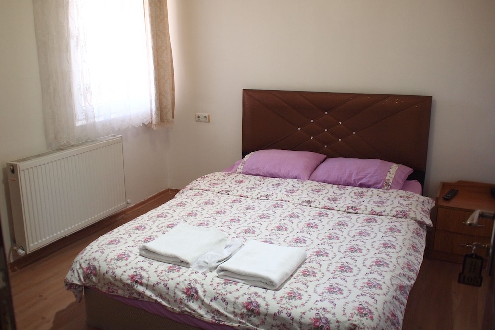 Economy Double Room photo 2