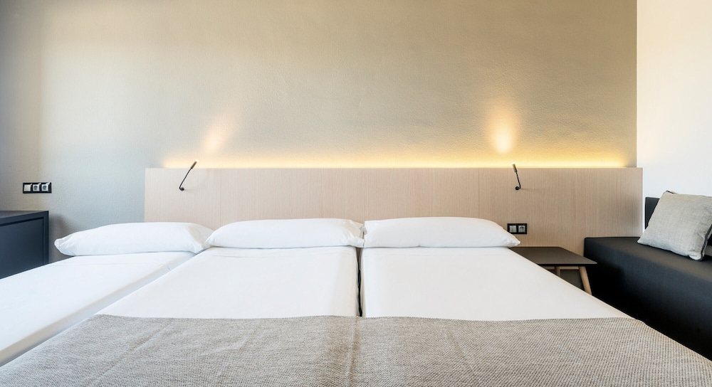 Premium Triple Room photo 2