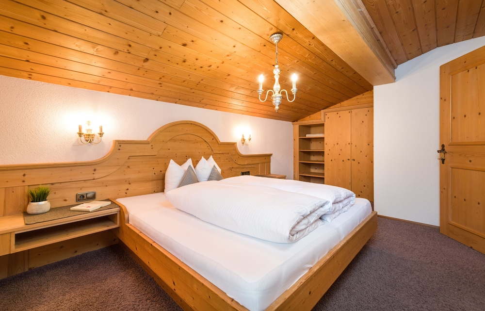 Traditional Condo, 1 Bedroom, Mountain View photo 2