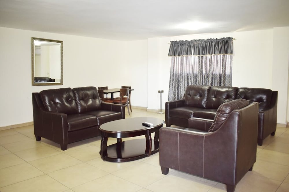 Executive Suite photo 3