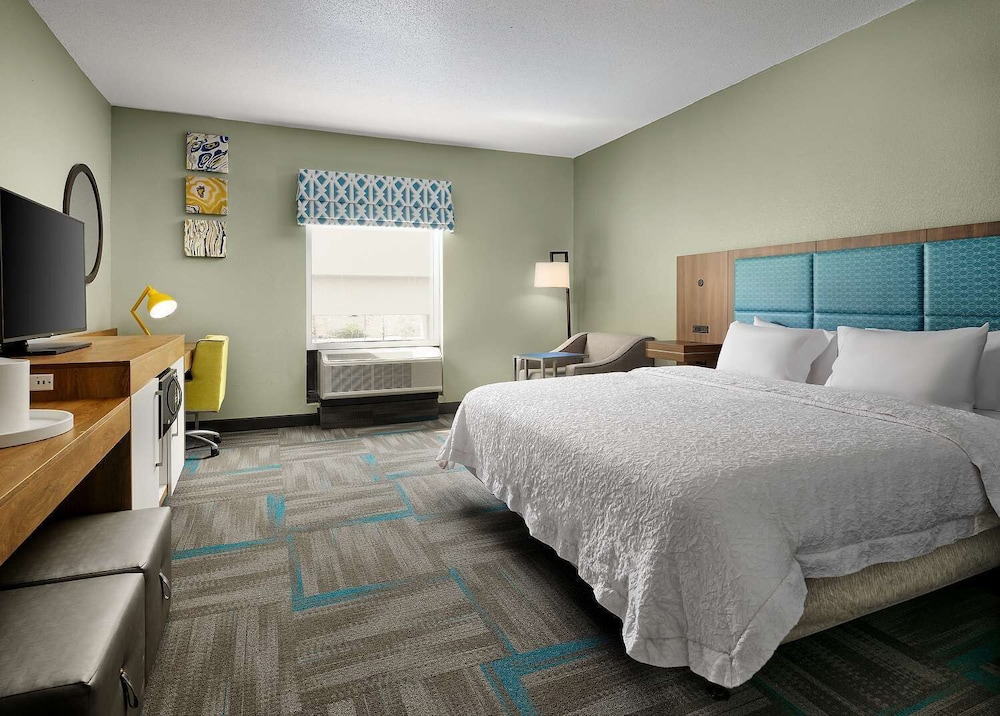 Room, 1 King Bed, Accessible - Photo 2