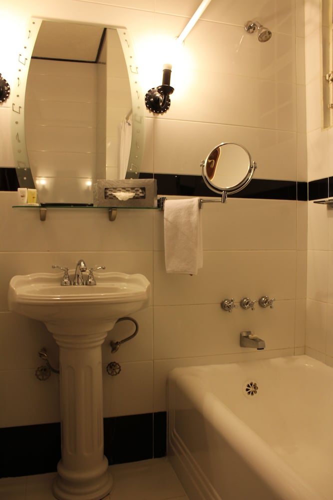 Suite, 1 King Bed, Non Smoking - Photo 4