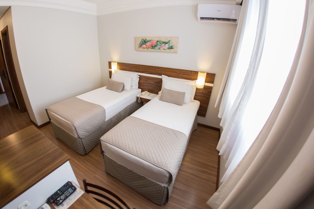 Deluxe Room, 2 Twin Beds photo 3