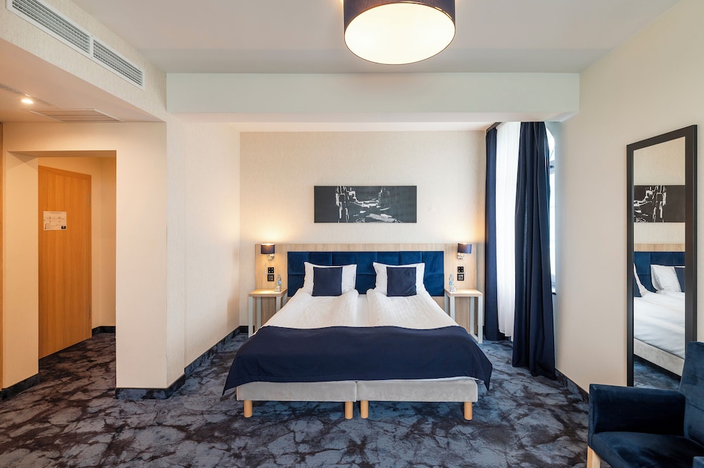 Superior Room - Photo 12