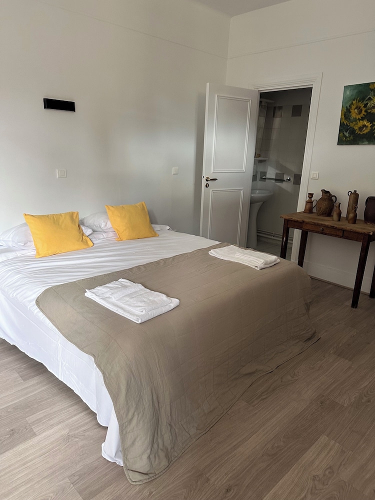 Deluxe Double Room, Courtyard View