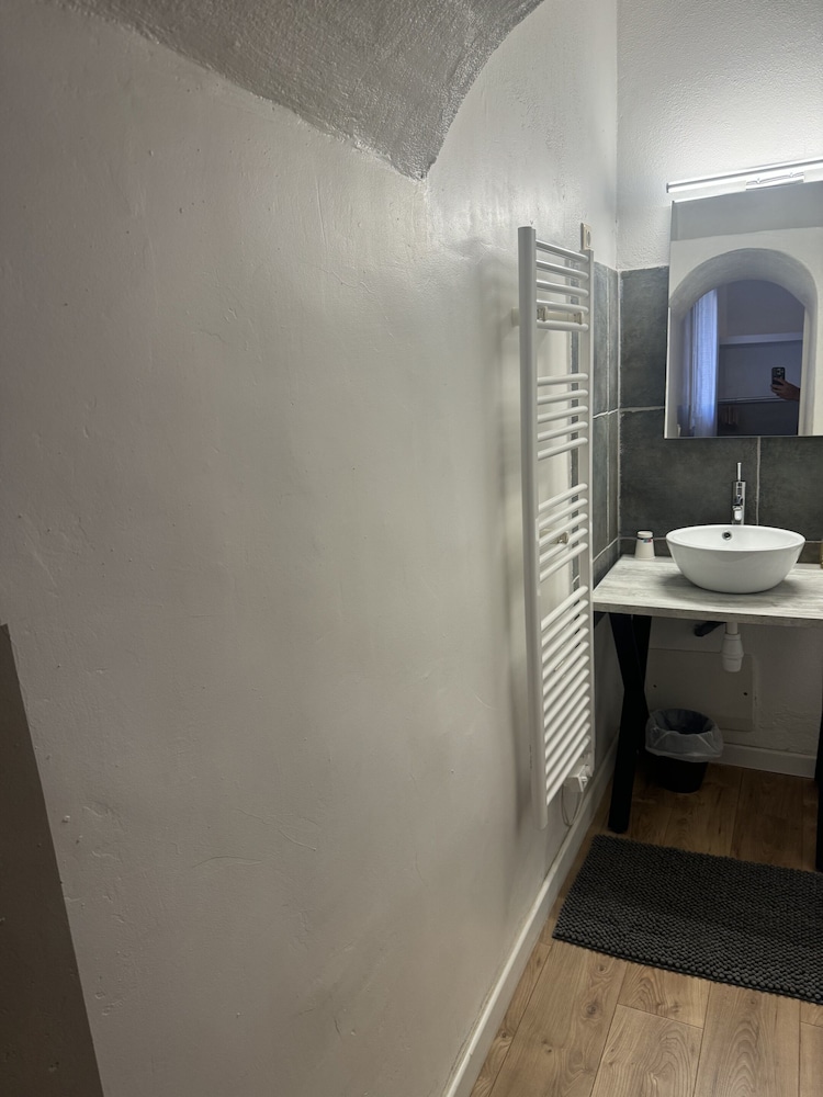 Standard Triple Room, Ensuite photo 3