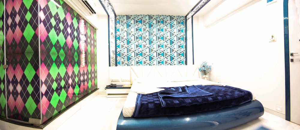Luxury Room (AC)