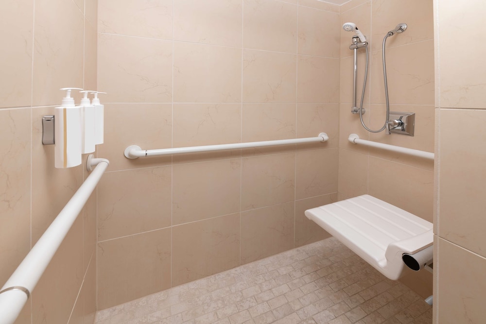 Suite, 1 King Bed, Accessible, Corner (Roll-In Shower, 2 Rooms) - Photo 6