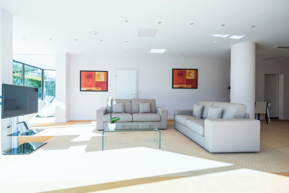 Royal Suite, 2 Bedrooms, Terrace, Lake View thumbnail 6