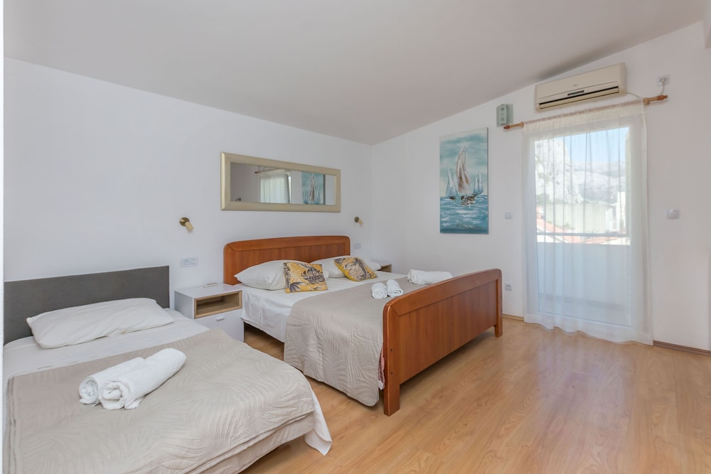 Apartment (A1)