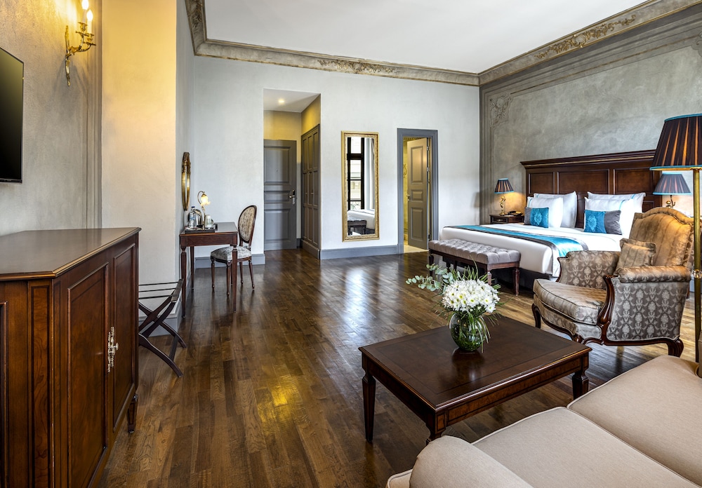 Suite (Corner)