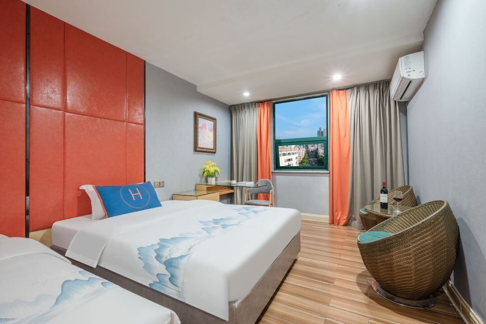 Classic Twin Room, City View photo 1