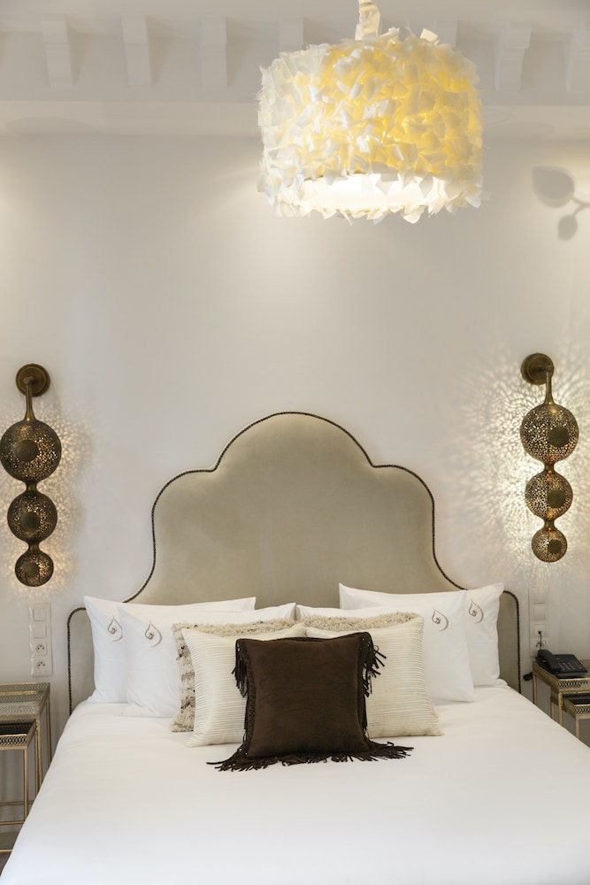 Deluxe Suite (Dana)