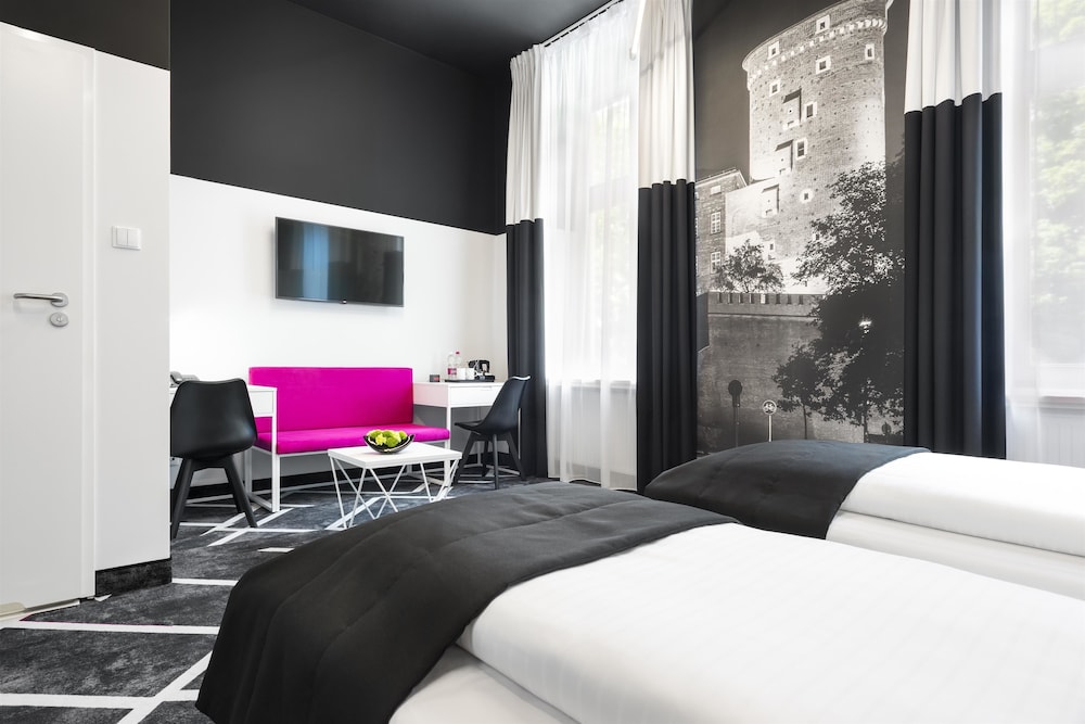 Superior Room, 2 Twin Beds, Non Smoking, Refrigerator - Photo 9