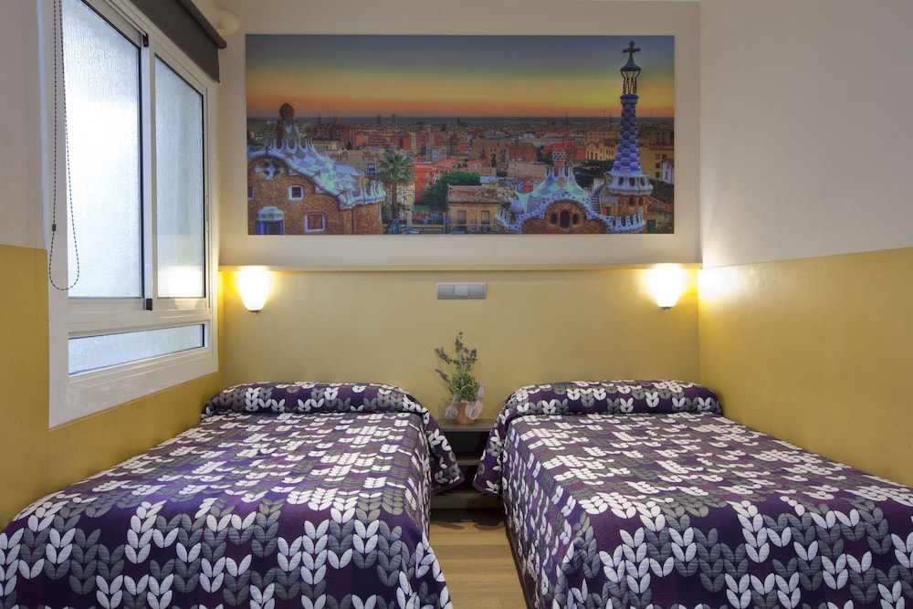 Double Room thumbnail 5