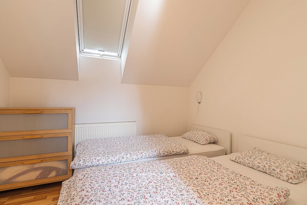 Family Apartment, Multiple Bedrooms (Lavrič Hideaway Apartment 4) photo 2