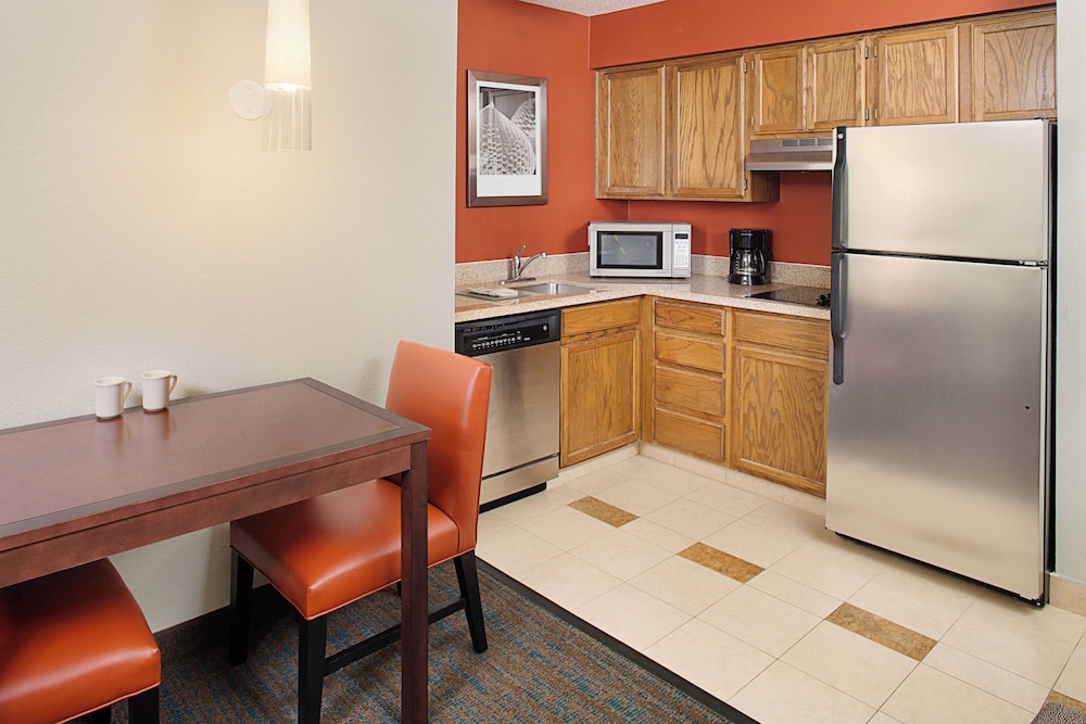 Suite, 1 Bedroom - Photo 4