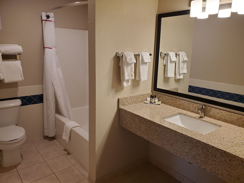 Executive Room, Multiple Beds, Non Smoking, Kitchenette - Photo 5