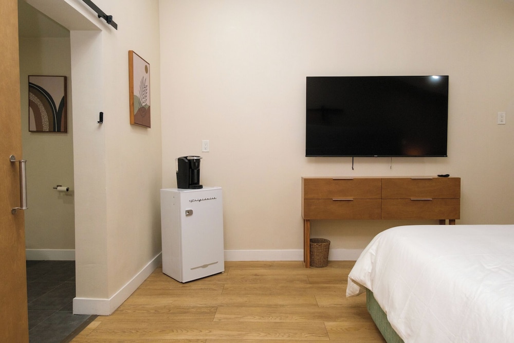 2 Room Suite photo 3