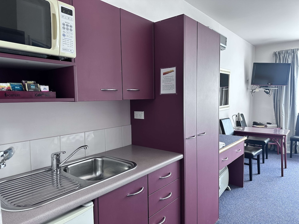 Standard Room, Multiple Beds, Non Smoking, Microwave