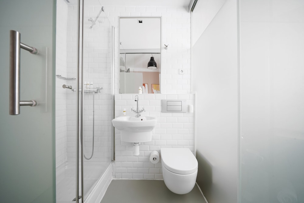 Small Room - Photo 17