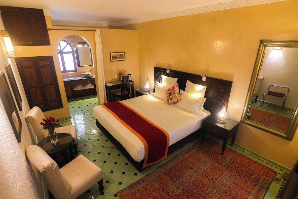 Superior Double or Twin Room - Photo 13