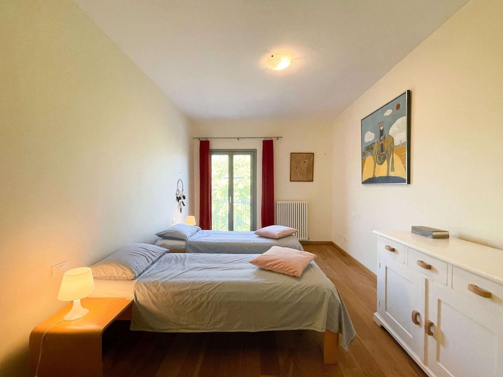 Classic House, 5 Bedrooms photo 1