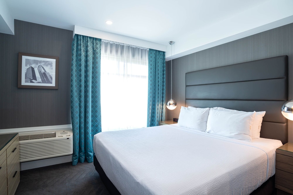 Signature Suite, 1 King Bed with Sofa bed, Kitchen (Grand)