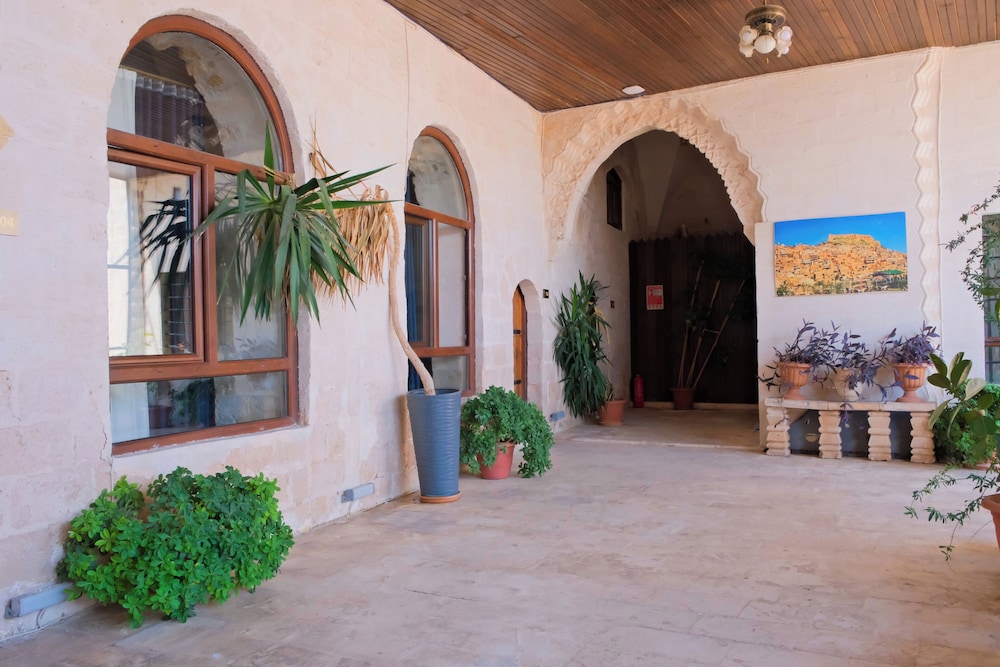Traditional Quadruple Room, Multiple Beds, Non Smoking, Courtyard Area photo 3