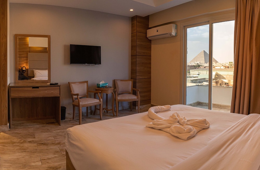 Double Room with Balcony, Pyramids view photo 1