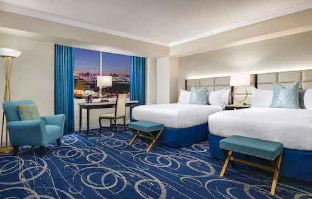 Luxe Room, 2 Queen Beds - Photo 3
