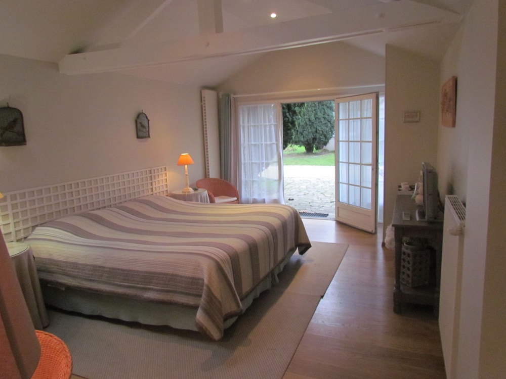 Family room photo 2