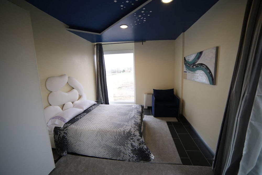 Family Double Room, 1 Bedroom, Private Bathroom photo 1