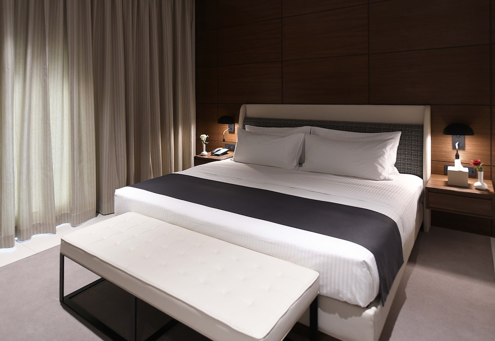 Standard Room, 1 King Bed - Photo 4