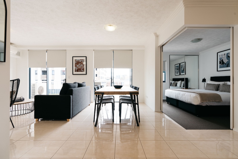 Apartment, 2 Bedrooms - Photo 11