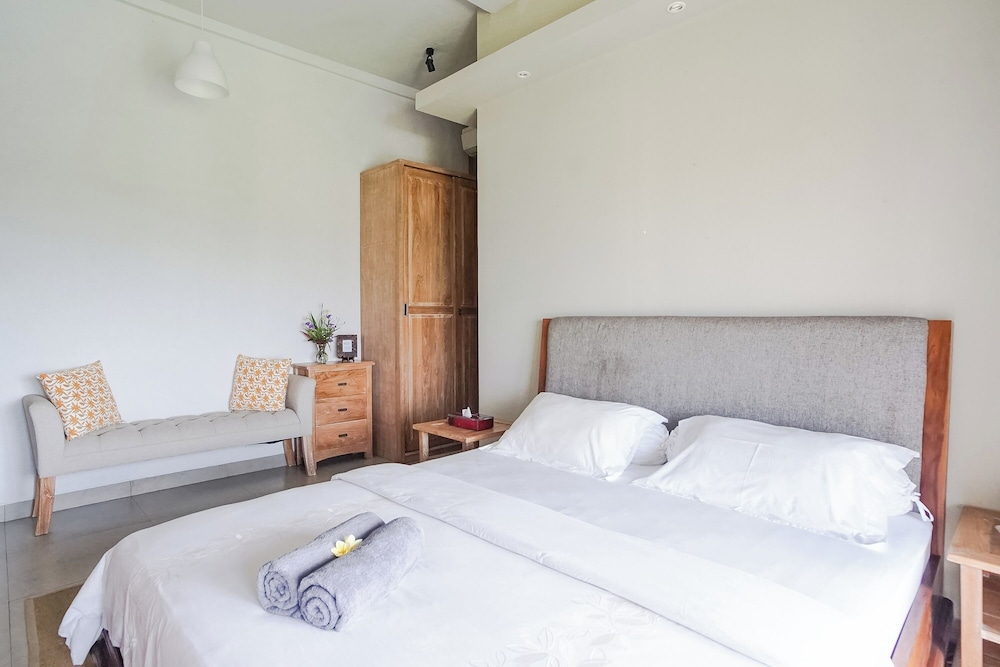Berlin / Villa with sea view (Shared Living Room & Kitchen) photo 2