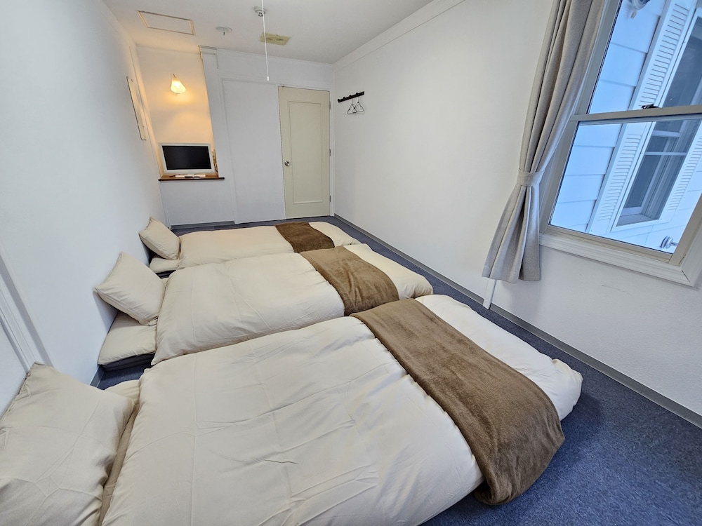 Basic Triple Room photo 1