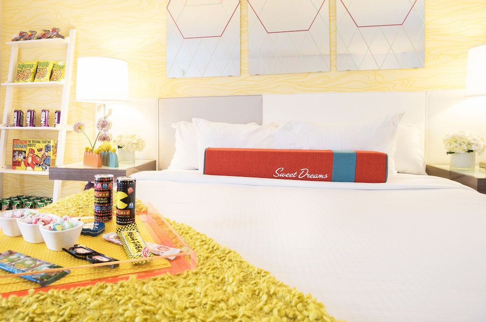 Room, 1 King Bed (Fun And Games)