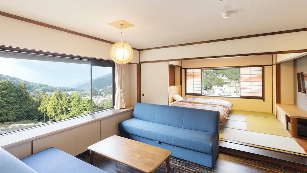 Superior Japanese Style 4-pax without bath,Non-Smoking photo 1