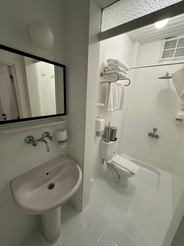 Standard Triple Room - Photo 5