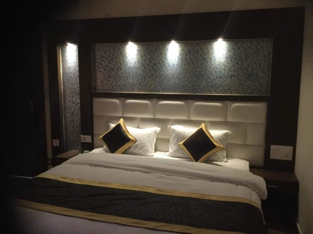Deluxe Double Room - Photo 1